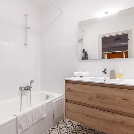 Apartman Martelly Furnished Flat *