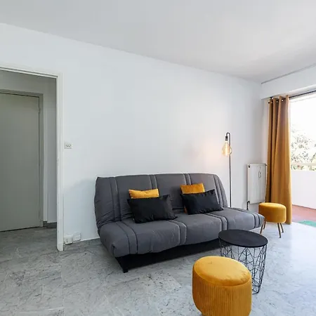 Martelly Furnished Flat 公寓